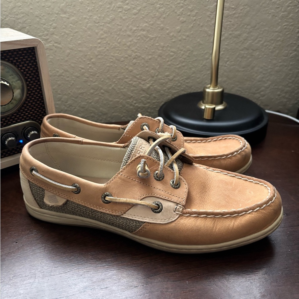 Sperry Tan and Cream Boat Shoes